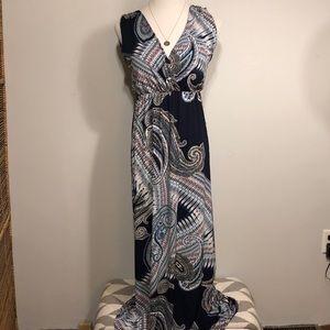 RENEE C. Blue & White Print Backless Maxi Dress M